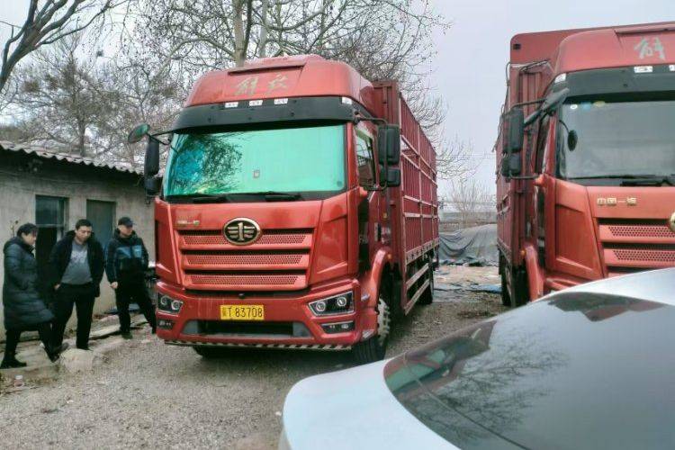 二手一汽解放 240马力 载货车