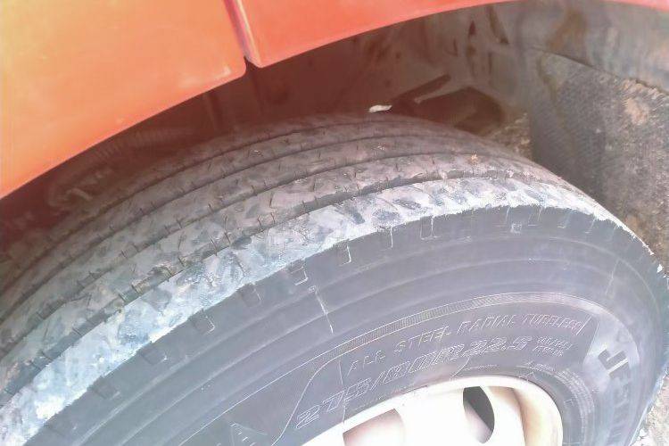 二手一汽解放 240马力 载货车
