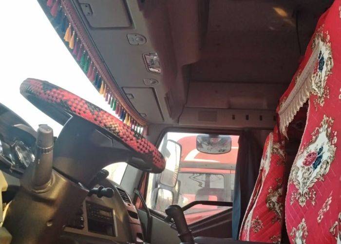 二手一汽解放 350马力 载货车