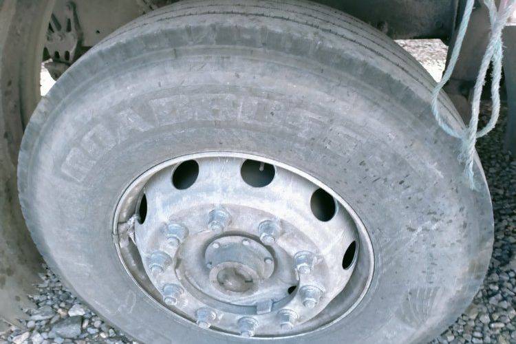 二手青岛解放 320马力 载货车