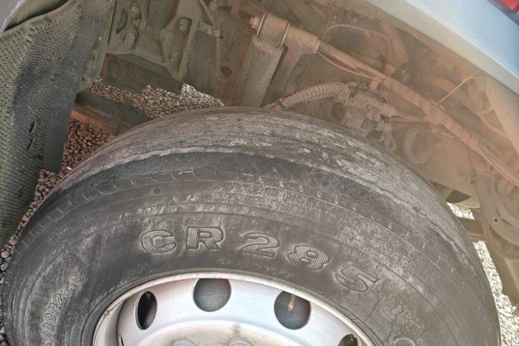 二手东风商用车 245马力 载货车