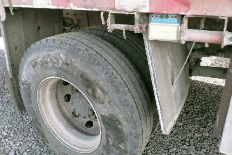 二手青岛解放 320马力 载货车