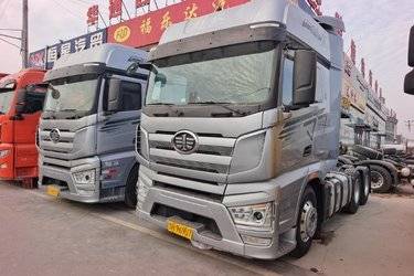 二手一汽解放 J7重卡 560马力 6X4 牵引车(国六)(液缓)(国六) 双驱 锡柴二手牵引车 黄牌图片