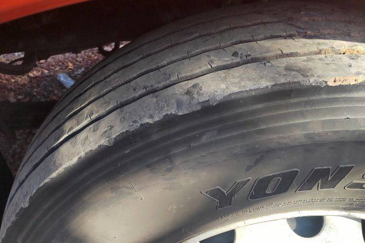 二手青岛解放 290马力 载货车