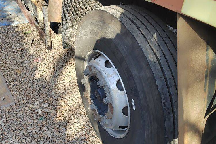 二手青岛解放 290马力 载货车