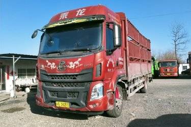 二手东风柳汽 乘龙H5中卡 240马力 4X2 6.8米仓栅式载货车(国五) 单桥 玉柴二手载货车 黄牌图片