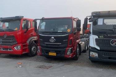 二手东风柳汽 乘龙H5 460马力 6X4牵引车(国六)(液缓)(国六) 双驱 潍柴二手牵引车 黄牌图片