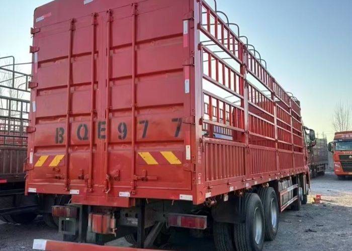 二手重汽汕德卡 480马力 载货车