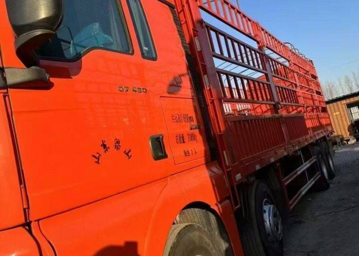二手重汽汕德卡 480马力 载货车