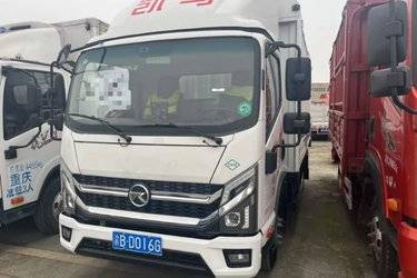 凯马 凯捷M3 尊享版 2.2L 95马力 CNG 4.16米单排仓栅式轻卡(国六) 单桥 云内动力二手载货车 蓝牌