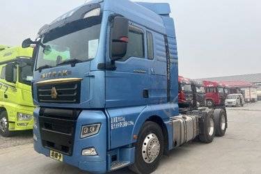 二手中国重汽 汕德卡SITRAK C7H重卡 540马力 6X4自动挡牵引车(AMT手自一体)(国五) 双驱 曼二手牵引车 黄牌