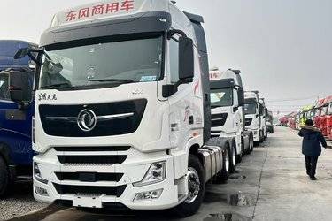 二手东风商用车 天龙KL重卡 领惠版 560马力 6X4牵引车(国六) 双驱 东风康明斯二手牵引车 黄牌