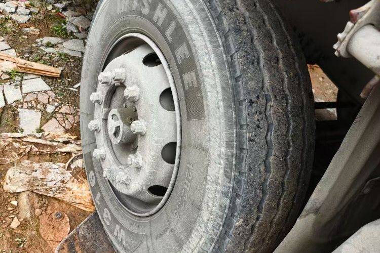 二手青岛解放 460马力 载货车