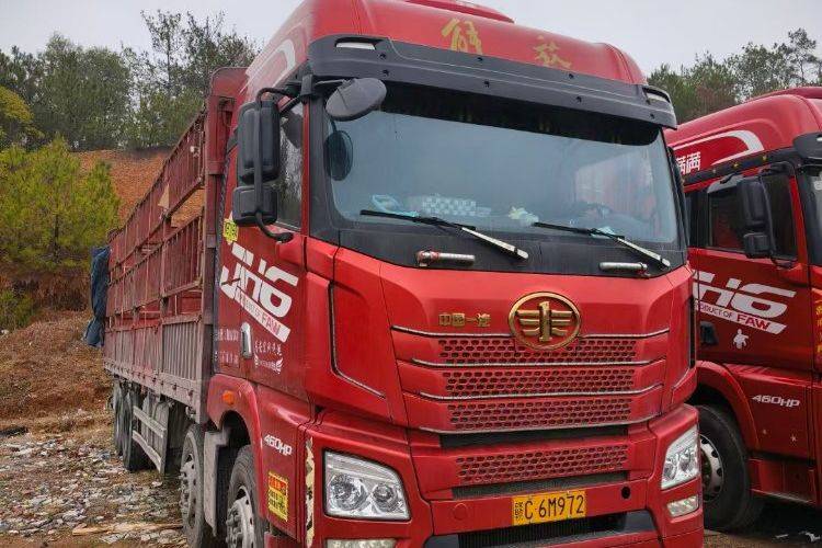 二手青岛解放 460马力 载货车