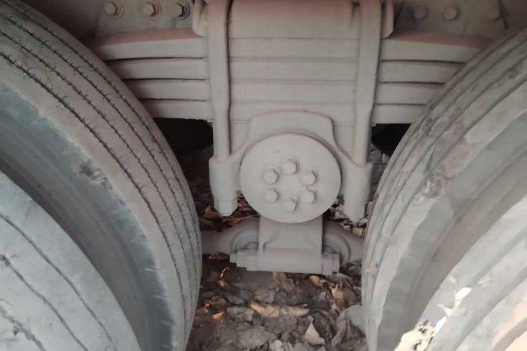 二手青岛解放 460马力 载货车