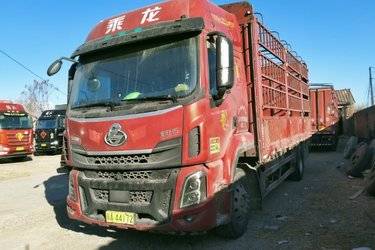 二手东风柳汽 乘龙H5中卡 270马力 4X2 6.8米仓栅式载货车(国六) 单桥 玉柴二手载货车 黄牌