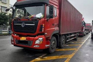 二手东风商用车 天龙VL重卡 292马力 6X2 9.6米厢式载货车(国五) 4X4 东风二手载货车 黄牌图片