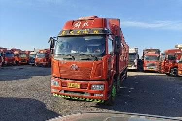 二手一汽解放 J6L重卡 260马力 6X2 9.7米仓栅式载货车(国六) 前四后四 锡柴二手载货车 黄牌