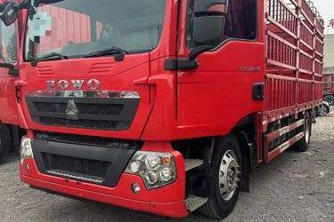 二手中国重汽 HOWO TX重卡 240马力 4X2 6.75米仓栅式载货车(国五) 单桥 曼二手载货车 黄牌