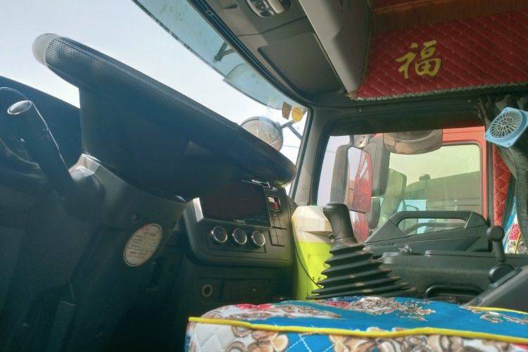 二手东风商用车 245马力 载货车