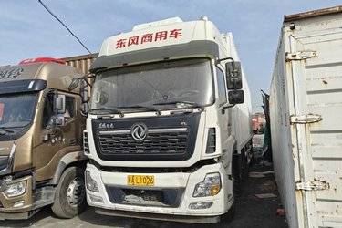 二手东风商用车 天龙VL重卡 292马力 6X2 9.6米厢式载货车(国五) 前四后四 雷诺二手载货车 黄牌