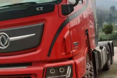 二手东风商用车 天龙旗舰KX 560马力 6X4牵引车(国五) 双驱 东风二手牵引车 黄牌