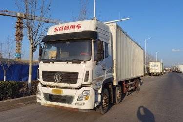 二手东风商用车 天龙重卡 245马力 6X2 9.6米厢式载货车(国五) 前四后四 康明斯二手载货车 黄牌图片