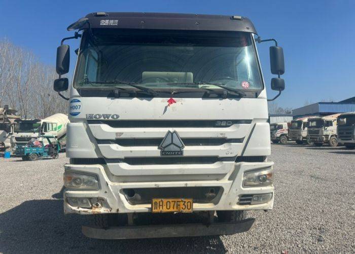 二手重汽豪沃(HOWO) 380马力 搅拌车