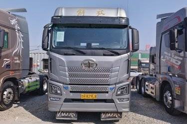 二手青岛解放 JH6 智尊版2.0 610马力 6X4 AMT自动档危险品牵引车(液缓)(国六) 双驱 潍柴二手牵引车 黄牌