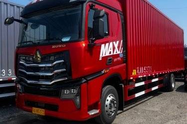 中国重汽 HOWO MAX 290马力 4X2 9.6米厢式载货车(国六) 单桥 曼二手载货车 黄牌