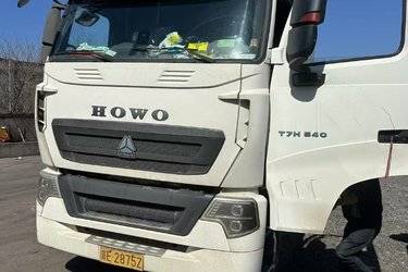 中国重汽 HOWO T7H重卡 540马力 6X4牵引车(国五) 双驱 曼二手牵引车 黄牌