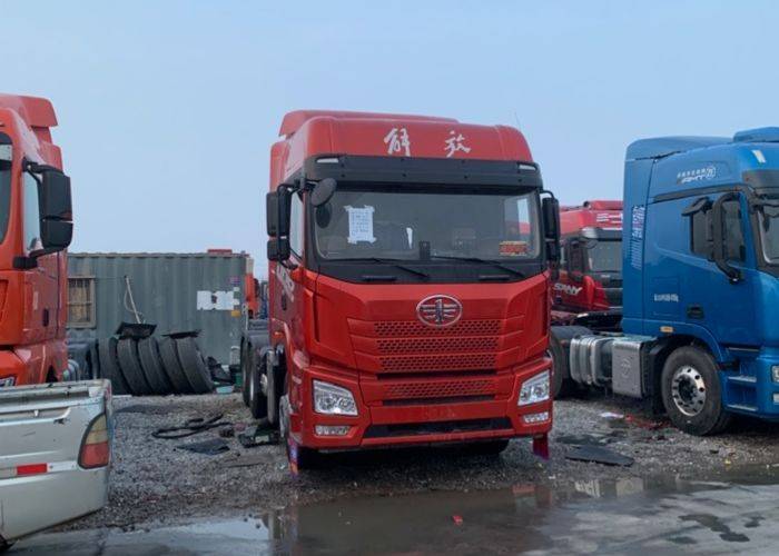 二手青岛解放 460马力 牵引车