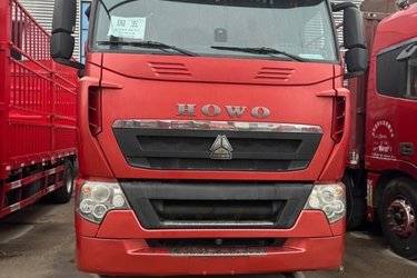 二手中国重汽 HOWO T7H重卡 440马力 8X4 9.5米排半仓栅式载货车(国五) 前四后八 曼二手载货车 黄牌