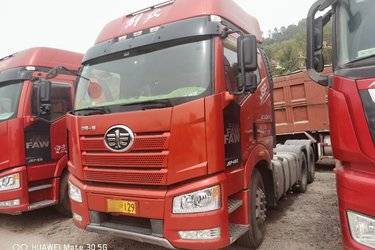 二手一汽解放 J6P重卡 领航版 460马力 6X4牵引车(国五) 双驱 一汽二手牵引车 黄牌
