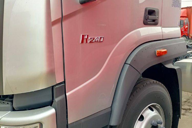 二手福田欧航 240马力 载货车