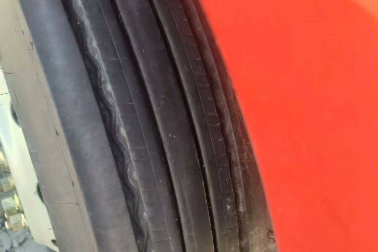 二手青岛解放 320马力 载货车