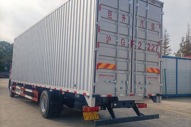二手福田欧航 240马力 载货车