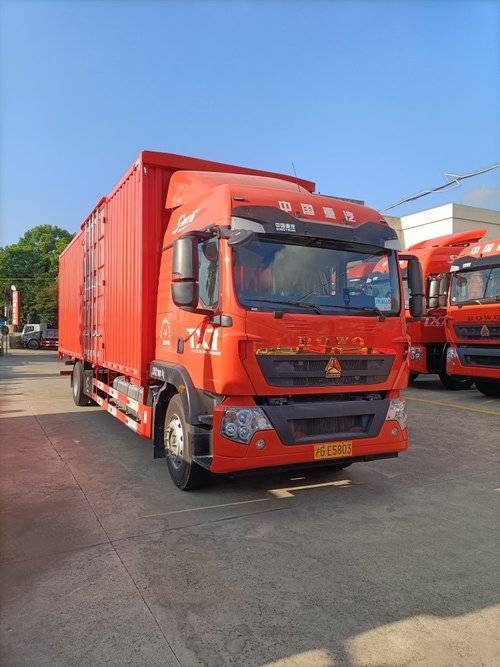 重汽豪沃(HOWO) 290马力 载货车
