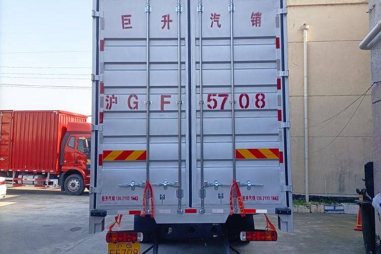 二手福田欧航 240马力 载货车