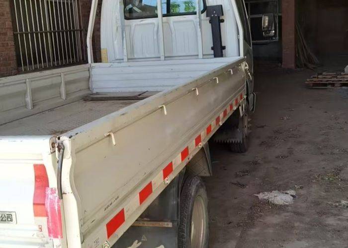 二手东风小霸王 113马力 载货车