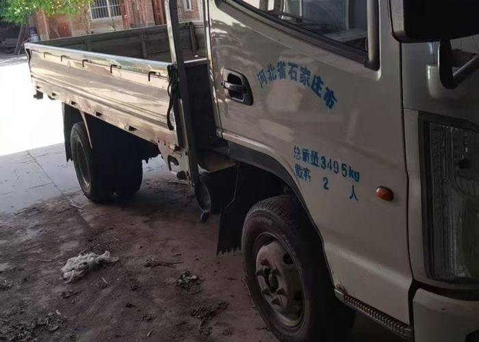 二手东风小霸王 113马力 载货车