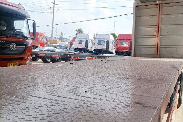 二手重汽汕德卡 290马力 载货车
