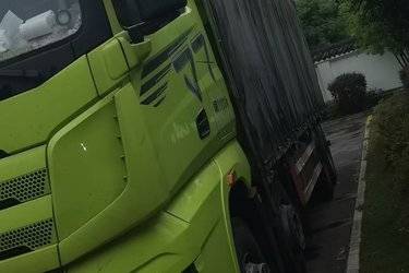 二手一汽解放 J7重卡 460马力 8X4 9.4米仓栅式载货车(国六) 前四后八 一汽二手载货车 黄牌图片