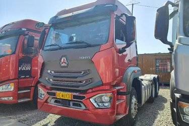二手中国重汽 豪瀚J7G重卡 400马力 6X4牵引车(国五) 双驱 潍柴二手牵引车 黄牌图片