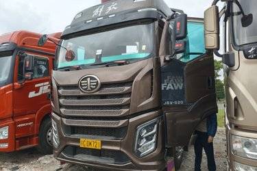 二手一汽解放 J6V重卡 经典版 520马力 6X4 牵引车(液缓)(国六) 双驱 锡柴二手牵引车 黄牌图片