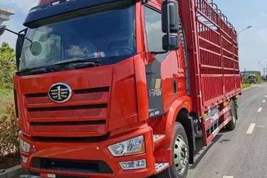 二手一汽解放 J6L中卡 精英版 260马力 4X2 6.75米仓栅式载货车(国六) 单桥 锡柴二手载货车 黄牌