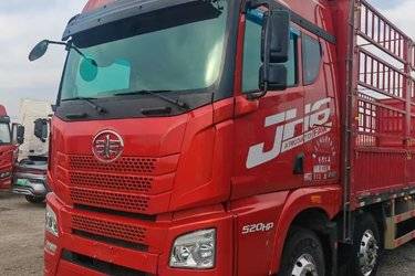 二手青岛解放 JH6重卡 领航版2.0 520马力 8X4 9.4米仓栅式载货车(国六) 前四后八 锡柴二手载货车 黄牌