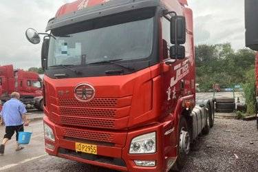 二手青岛解放 JH6重卡 460马力 6X4牵引车(国五) 双驱 潍柴二手牵引车 黄牌