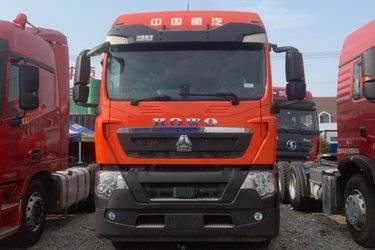 二手中国重汽 豪沃N7G重卡 460马力 6X4牵引车(国五) 双驱 潍柴二手牵引车 黄牌