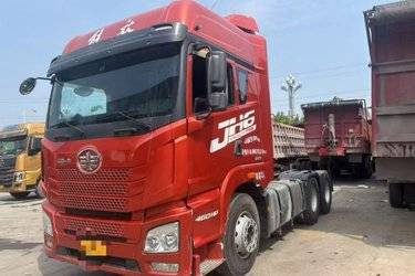二手青岛解放 JH6重卡 460马力 6X4牵引车(国五) 双驱 潍柴二手牵引车 黄牌